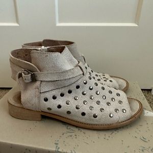 Musse & Cloud BoHo Style White Sandals